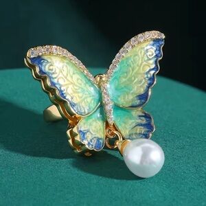 Royal Butterfly Gold Pearl Ring